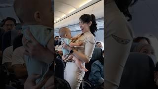 Waw Pramugari Cantik Super Air Jet lagi Gendong Penumpang dalam Pesawat 