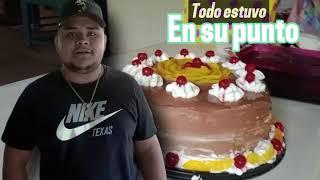 El sobrino se gradúo como chef hizo unas pizzas, alitas, y un pastel y todo muy sabroso, take a look