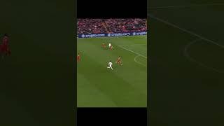 Van dijk vs Mbappe #fcbarcelona #football #ytshorts #realmadrid #liverpoolfc #uefachampionsleague