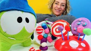 Nicole und OmNom - 4 Folgen am Stück - Spielzeugvideo für Kinder