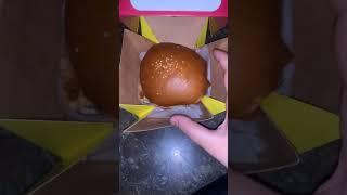 Best burger in Karachi #shortvideo #shortsvideo #shortvideo #ytshorts #like #subscribe #food #short