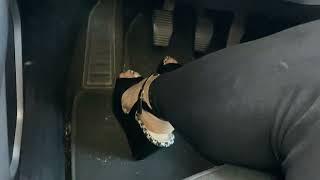 PEDALPUMPING IN BLACK SANDALS HIGH HEELS  - ASMR