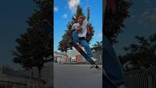 Скейтовые трюки на большом лонгборде / Skater tricks on a big longboard ️