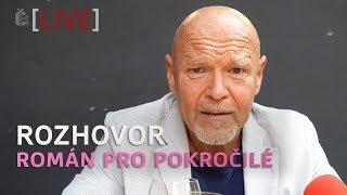 Marek Vašut jako svůdník žen v komedii Román pro pokročilé