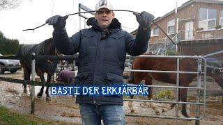 Basti der Erklärbär