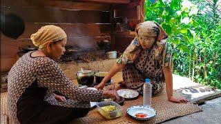 suasana di desa dayak, hidup enak makan enak, mencari ikan di sungai dan sayur di hutan