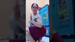 Tante semok goyang ebot hot #tante #stw #shortsviral #shortvideos #goyangebot