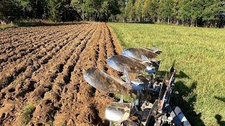 Valtra N123 plowing with an Överum reversible plow - Part 2/2