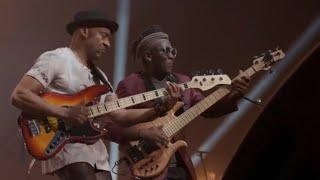 Marcus Miller & Richard Bona playing Billie Jean on stage together