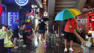 Sukhumvit Road Walk from Nana to Asok, Rainy Evening look around!