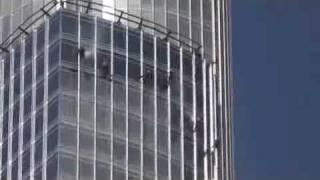 81F1D4BE_Burj Dubai window cleaning.avi