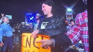 Eric Bischoff Takes Fan Sign that says Vince Fears Ted Turner & Shows Off on Camera During Entrance