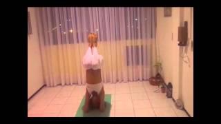 Luciana Castro - Yoga Flow - invertida