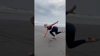 Master Instructor Eve makes this quick but absolutely stunning Flow look effortless! #animalflow