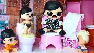 ON THE POTTY! MOM WENT TO KINDERGARTEN LOL surprise dolls in kindergarten! Cartoons of DARINELKA