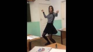 Russian - Cute Girl Dancing In School (Sweet Video)