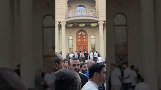 Իրավիճակն այս պահին Սամվել Կարապետյանի տան դիմաց #hayelilive #hayeliakumb