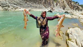 Kulthum's exciting adventure in the mountain valleys: ️Kulthum's daring fishing in the valleys