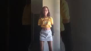 olha as novinha dançando em cima do som