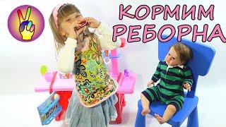 Кукла реборн (Reborn doll) кушает на игровой кухне. Кормим реборна Мирона на канале Victoria Play