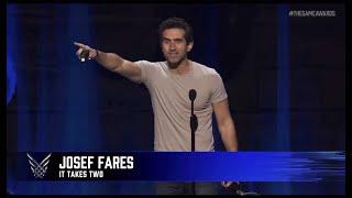 Josef Fares gets an award for Game of the Year 2021 – It Takes Two