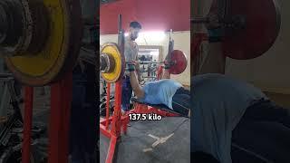 #benchpress #powerlifting #bodybuilding #gym #workout #sports #chestworkout #shortsfeed