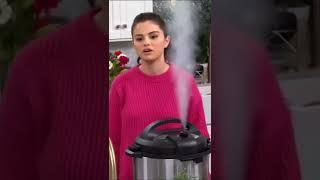 When Selena tries to be a Professional Chef  #selenagomez #shorts