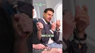 The middle seat on a plane is a free for all @TheWontonDon