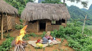 Single mother turns dilapidated house into dream home - meeting a kind man changed her life