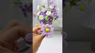 Handmade diy pipe cleaner daisy flowers#diy #gift #diyflower #diycrafts #flowercraft #flower #craft