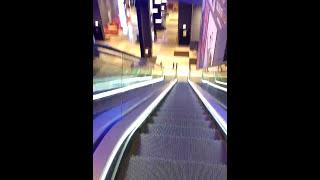 Descending escalator at Globus Max Theater, Haifa מדרגות נעות מטה