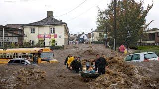 5 Minutes ago in UK ! Shops and cars submerged by floods in Dunstable