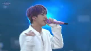 BTS (방탄소년단) - 'Outro : Wings' Live Performance @ Wembley Stadium