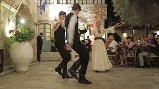 Cretan traditional music by atempo music band with dance show-2