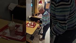 PILOT ‍️️ #shorts #short #shortsviral #shortsvideo #tiktok #restaurant