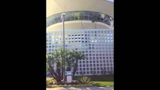To The LAX Theme Building