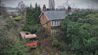 Abandoned House Full Of Priceless Treasures - Old Family Home with Everything Left Inside