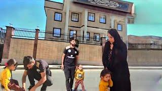 Amir Agha goes to court to present the thieves' robbery case.