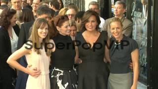 Mariska Hargitay, Maria Bello, Debra Messing, Hilary Swan...