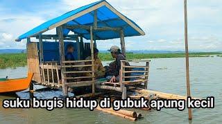 HIDUP SEKELUARGA DI GUBUK APUNG HASIL PERANGKAP CUKUP MEMUASKAN DI DANAU TEMPE