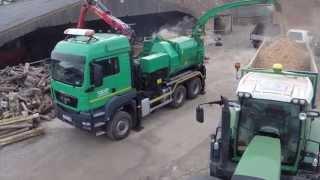 Peter Lords Jenz 582 Chipper Truck in action