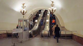 Moscow Metro   Trains and Escalators. Metro Station Arbatskaya.