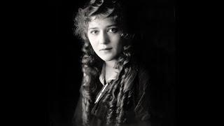 10 Things You Should Know About Mary Pickford