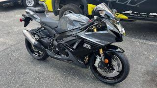 2025 Suzuki GSX-R 750 startup and walk around