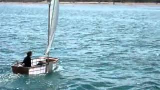 Woodenwidget.com Stasha. Lightest nesting dinghy in the world, sailing in a breeze