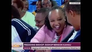 Bishop Ben gwita Rev Joy Benson wa kindukulu mbere ya kanitha