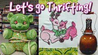 Goodwill Thrifting with Me+Small Random Thrift Haul !