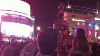 Spanish fans touching the sky in Piccadilly Circus... with a little help from Eros :)