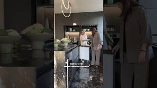 Обзор современной кухни с островом от Studio36. #дизайнинтерьера #кухня #юмор #смешно