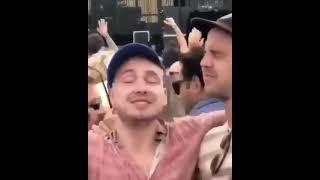 Funny people at music festivals (new)